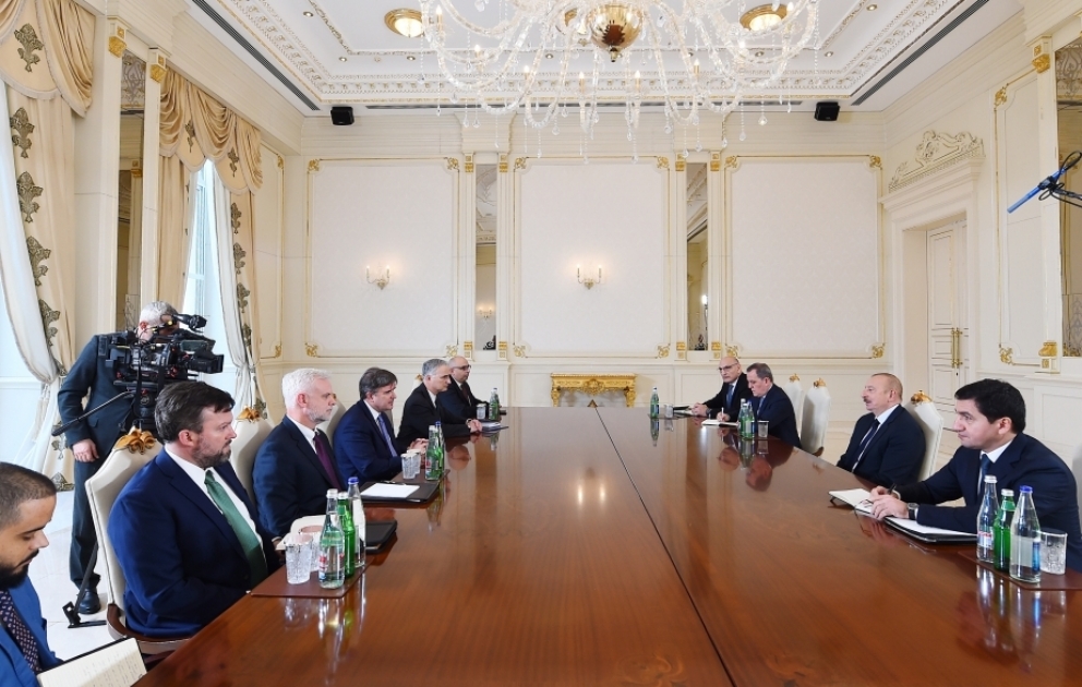 Präsident Ilham Aliyev empfängt stellvertretenden US-Außenminister