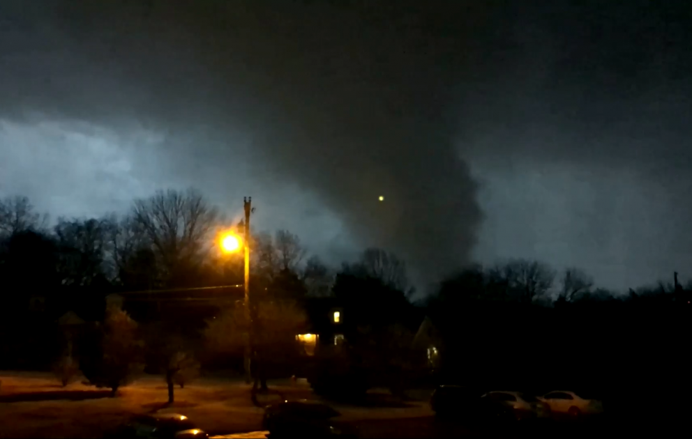Tennessee tornadoes leave at least 6 dead, tens of thousands without power