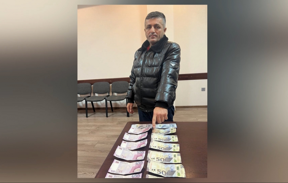 Taksidə dələduzluq: Saxta 100 manat verib, pulun qalığını aldı