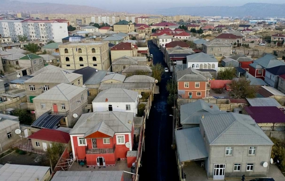 Lökbatan qəsəbəsində küçə təmir edilir