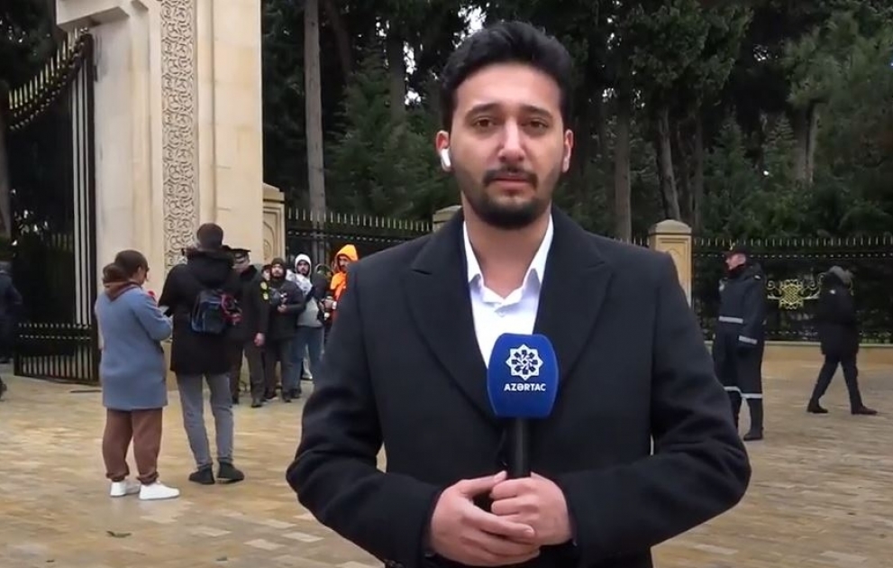 Fəxri Xiyabana ziyarətlər davam edir CANLI
