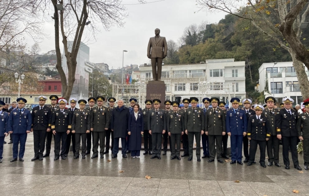 İstanbulda ümummilli lider Heydər Əliyevin xatirəsi yad edilib