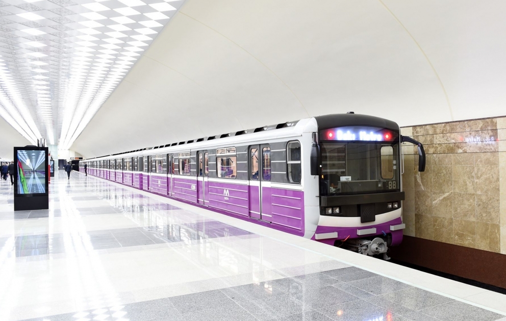 Bakı metrosu gecə saat 1-ə qədər işləyəcək