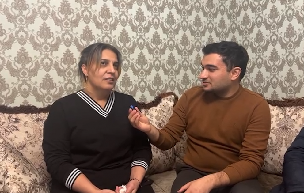 Aqşinin anası sevincini bizimlə bölüşdü