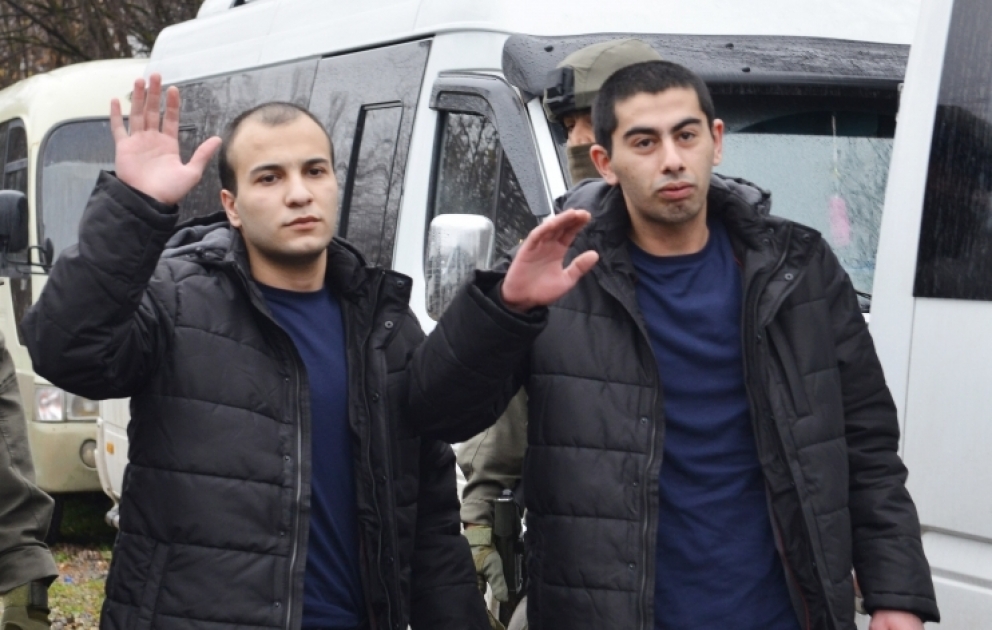 Girovluqda olan hərbçilərimiz evlərinə qayıdır   CANLI