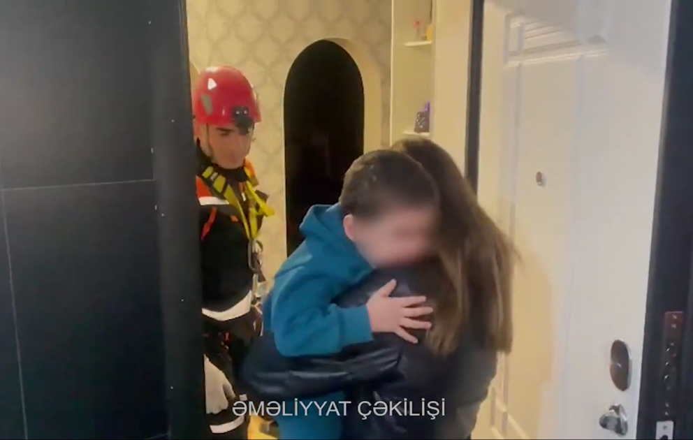 Bakıda bağlı qapı arxasında qalan azyaşlı xilas edilib