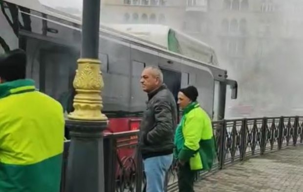“BakuBus”ın avtobusu yandı: Sərnişinlər düşürüldü