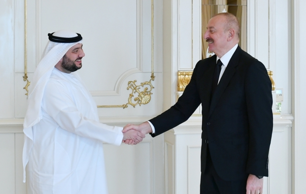 Президент Ильхам Алиев принял министра инвестиций Объединенных Арабских Эмиратов