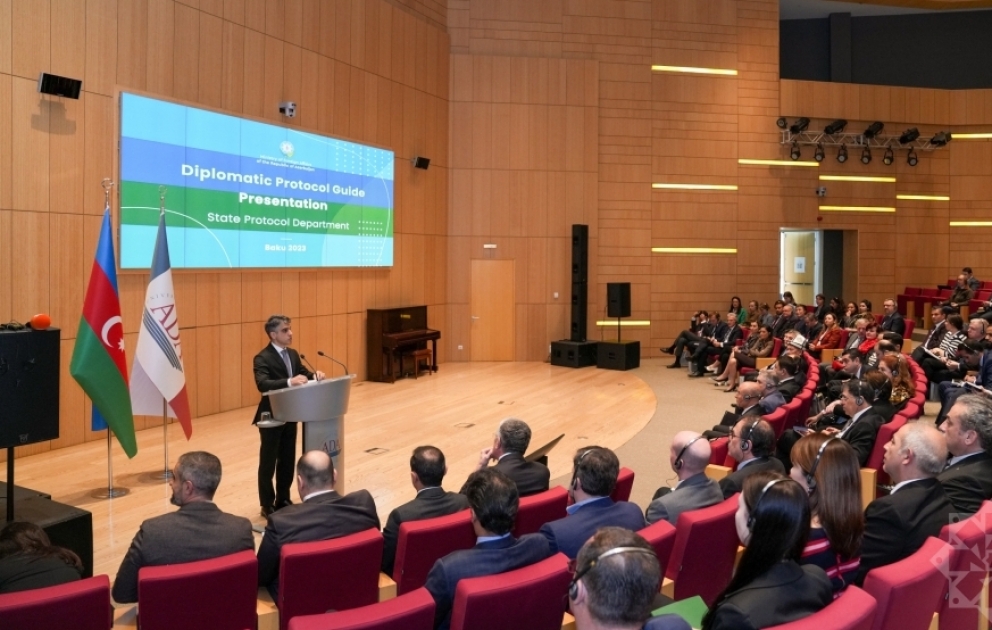 “Diplomatik Protokol Bələdçisi” təqdim olunub