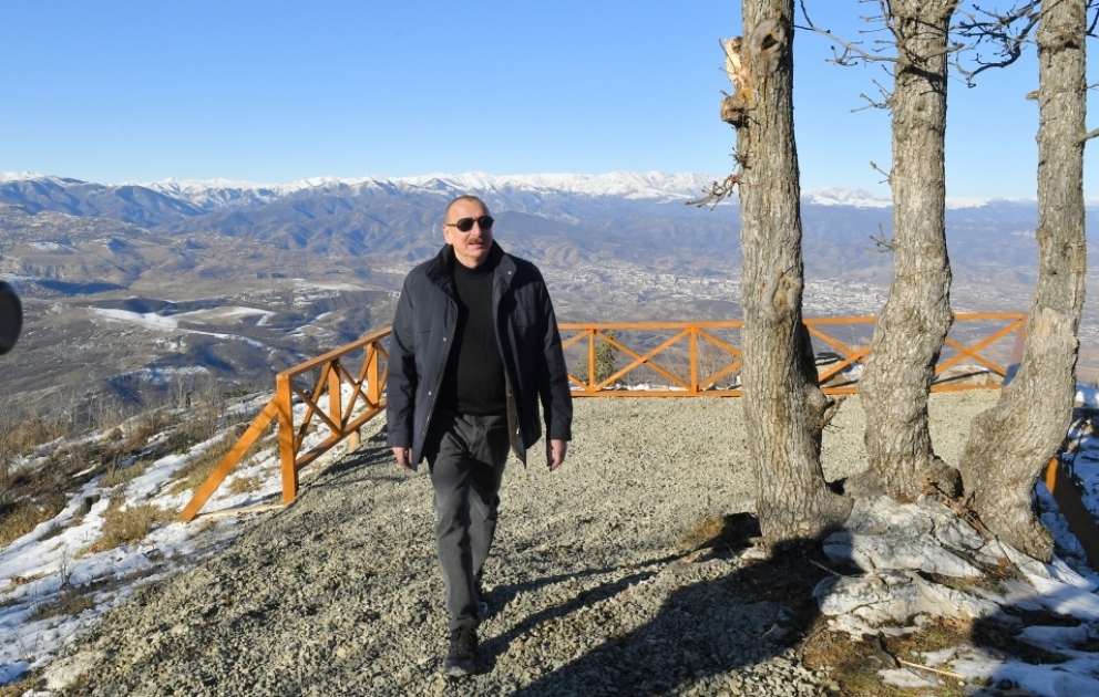 Le président Ilham Aliyev visite le village de Daghdaghan de la région de Khodjaly