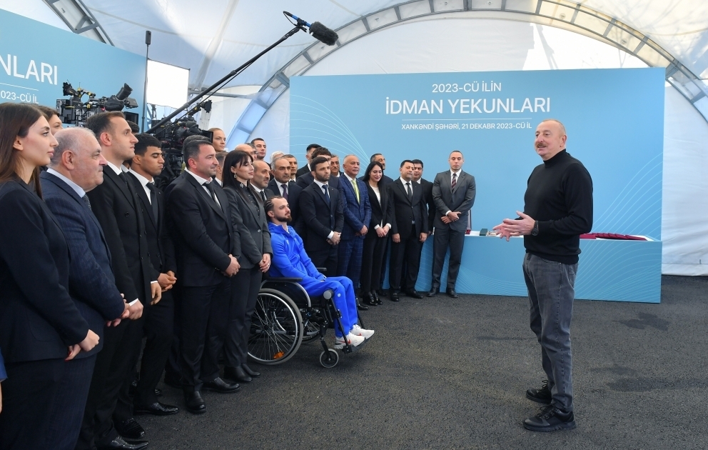 Präsident Ilham Aliyev trifft sich mit Vertretern der Sportgemeinschaft