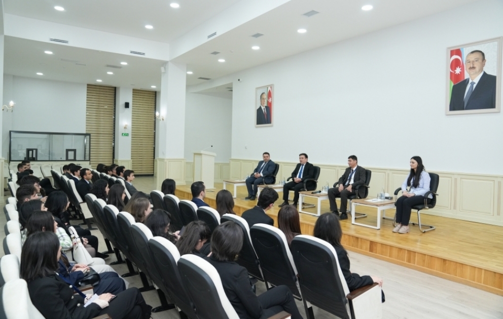 Diplomacy volunteers visit AZERTAC
