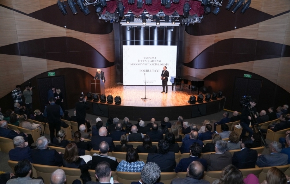 Yaradıcı İttifaqların və Mədəniyyət Xadimlərinin birinci qurultayı işə başlayıb