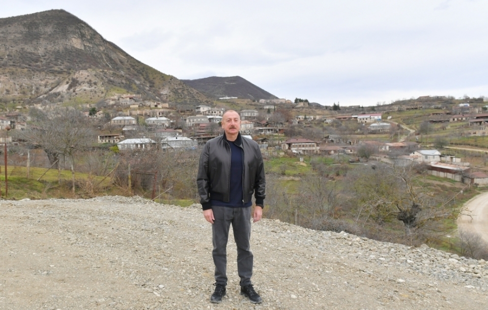 Le président Aliyev a été dans le village de Pirdjamal du district de Khodjaly