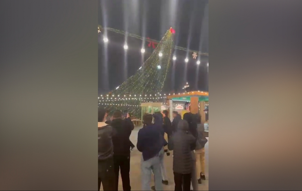 Güclü külək Gəncədə yolkanı aşırdı