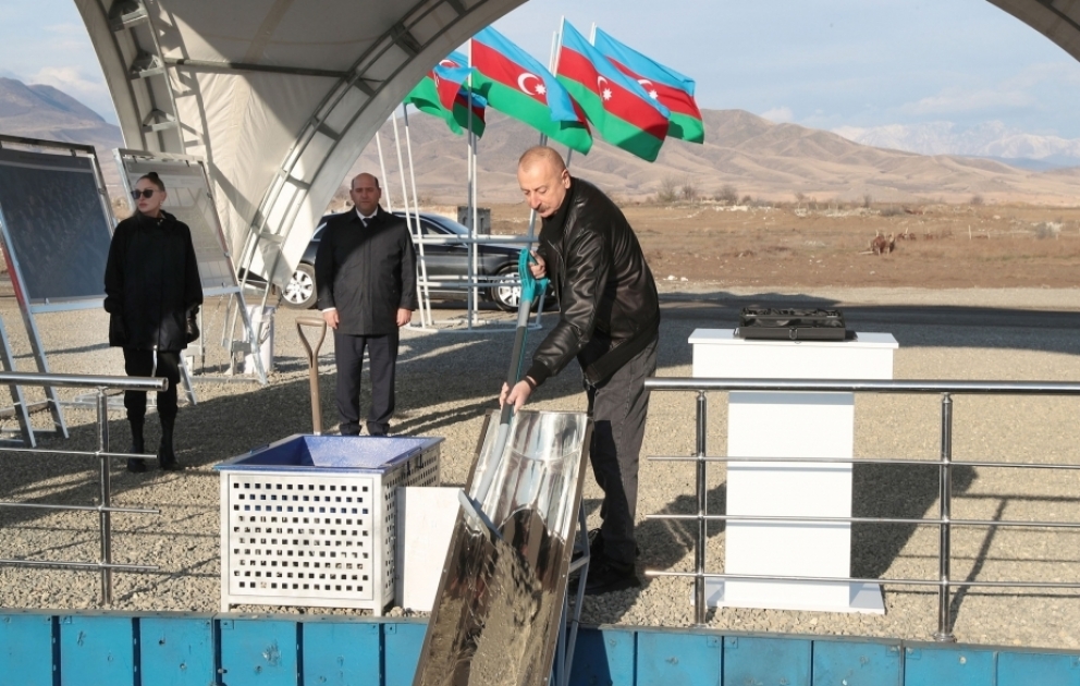 Pose de la première pierre du cinquième complexe résidentiel à Aghdam