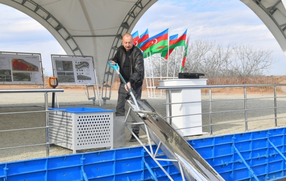 Заложен фундамент села Баш Гарвенд Агдамского района