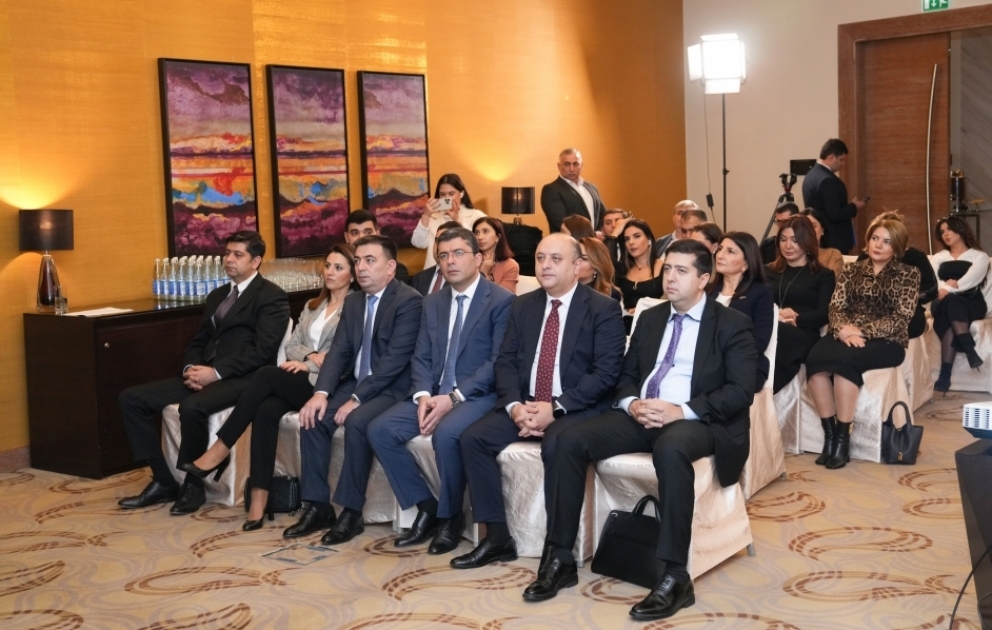 Konferenz zum Thema „Rolle von Nationalleaer Heydar Aliyev in der Entwicklung der aserbaidschanischen Presse“ in Baku
