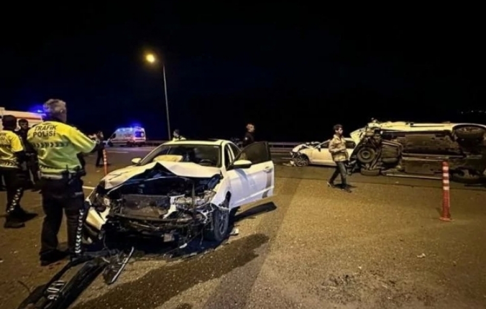 Türkiyədə zəncirvari avtomobil qəzası - çox sayda ölü və yaralı var