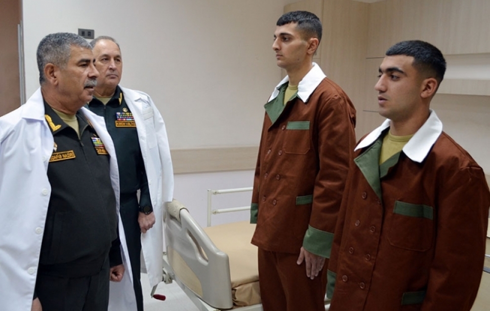 Azerbaijan Defense Ministry’s leadership visits hospital on the eve of the holiday