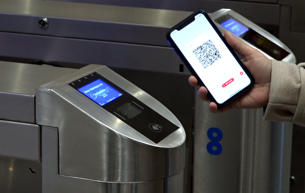 Использовать QR-билеты теперь можно на всех станциях Бакинского метро