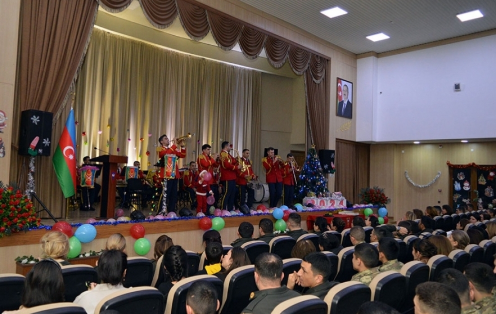 Dünya Azərbaycanlılarının Həmrəyliyi Günü və Yeni il münasibətilə Azərbaycan Ordusunda silsilə tədbirlər keçirilib