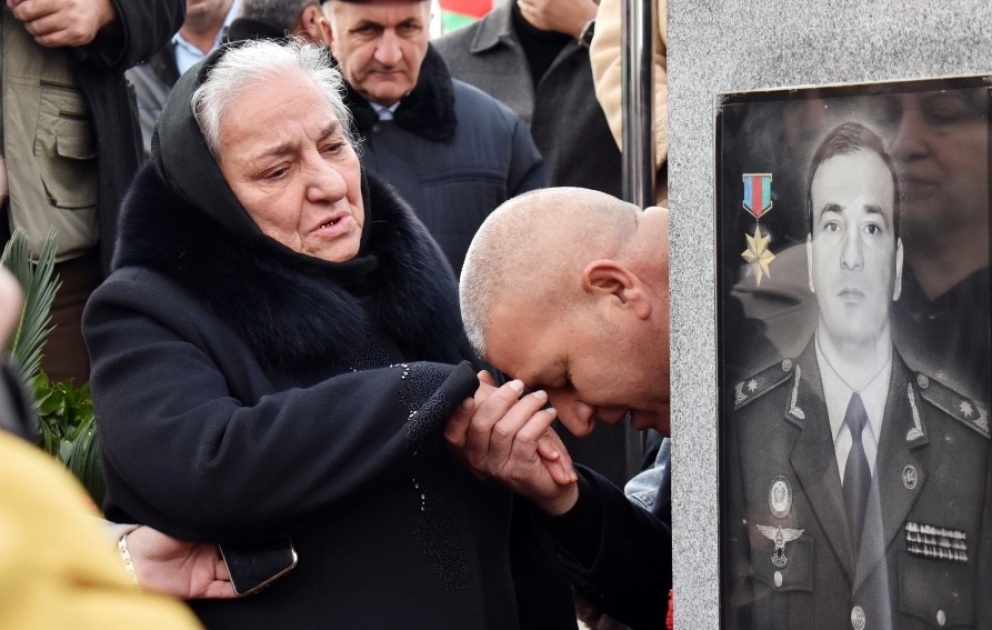 Şəhid general-mayor Polad Həşimov və mayor Murad Məmmədovun xatirələri anılıb