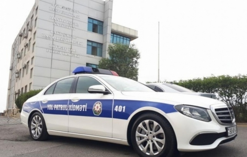 Baş Dövlət Yol Polisi İdarəsinin avtonəqliyyat vasitələri ilə səfərdə olan sürücülərə müraciəti