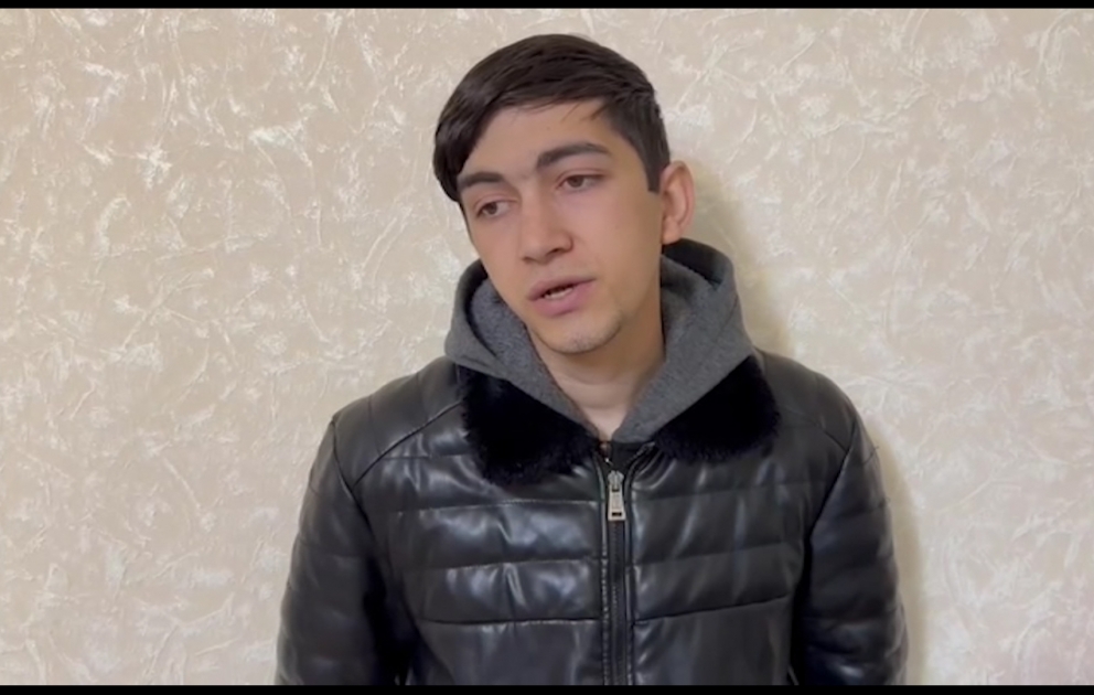 Ağdaşda narkokuryerdən külli miqdarda narkotik vasitə və “Kalaşnikov” avtomatı götürülüb