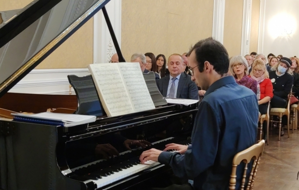 Azərbaycan səfirliyinin Mədəniyyət Mərkəzində Yeni il konserti təşkil olunub