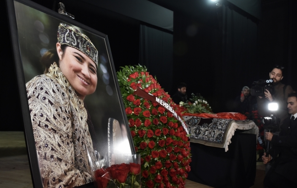 Aygün Bəylərlə vida mərasimi keçirilib