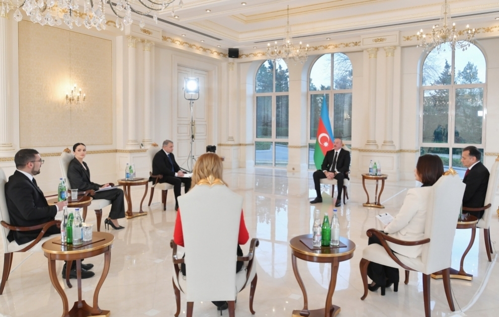 Prezident İlham Əliyev yerli televiziya kanallarına müsahibə verib