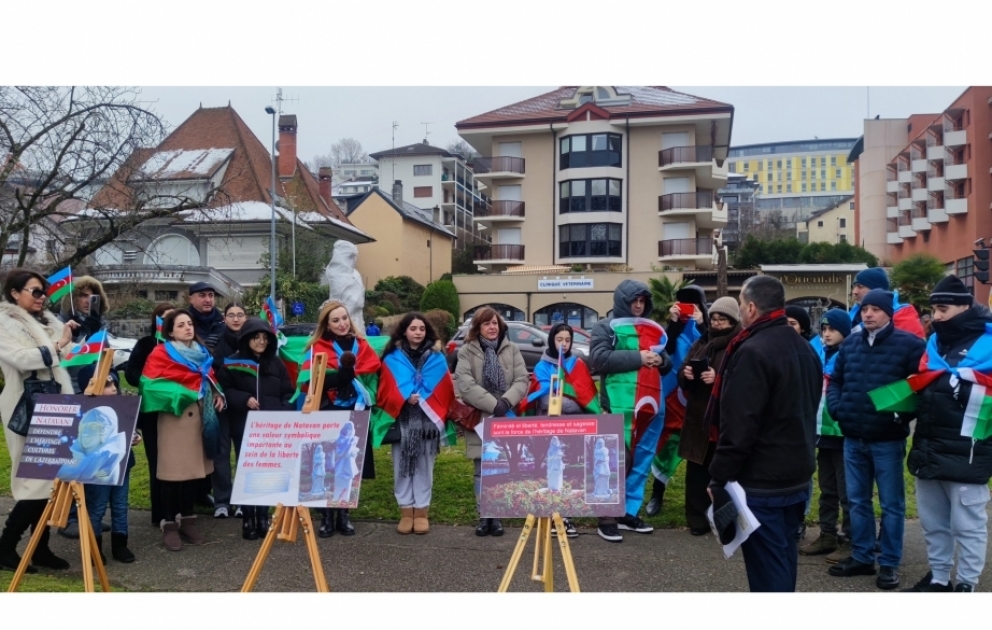 Azerbaijanis living in France hold protest rally in Evian