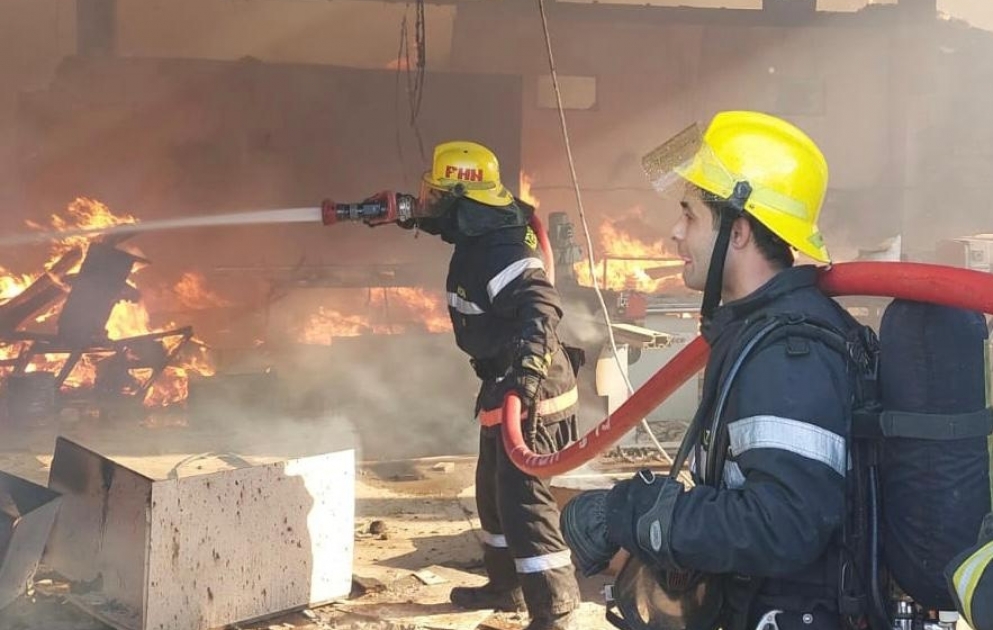 Mebel sexindəki partlayışda dağıntılar altında qalanlar axtarılır