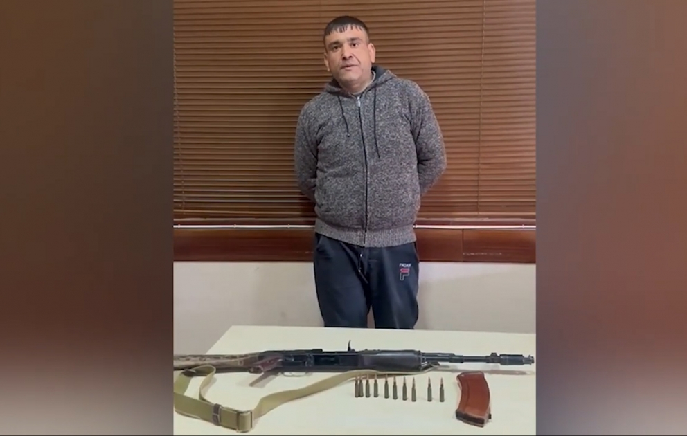 “Kalaşnikov” gizlədən şəxs tutuldu