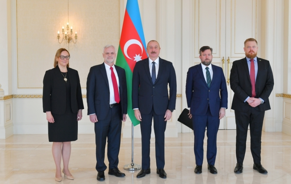 Prezident İlham Əliyev Syerra-Leonenin, Seneqalın və ABŞ-ın ölkəmizdə yeni təyin olunmuş səfirlərinin etimadnamələrini qəbul edib