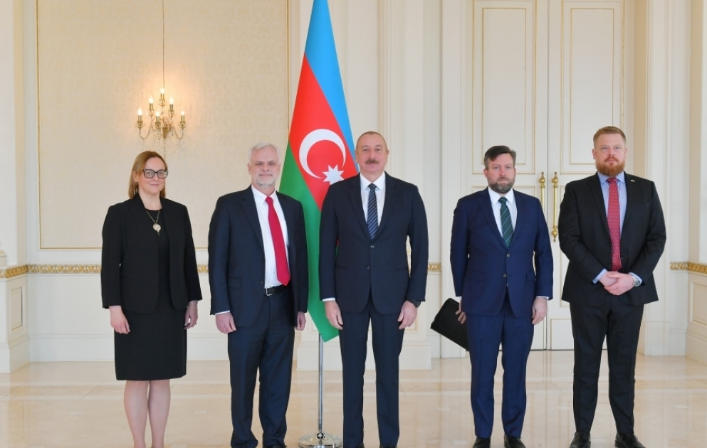 Президент Ильхам Алиев  принял новых послов