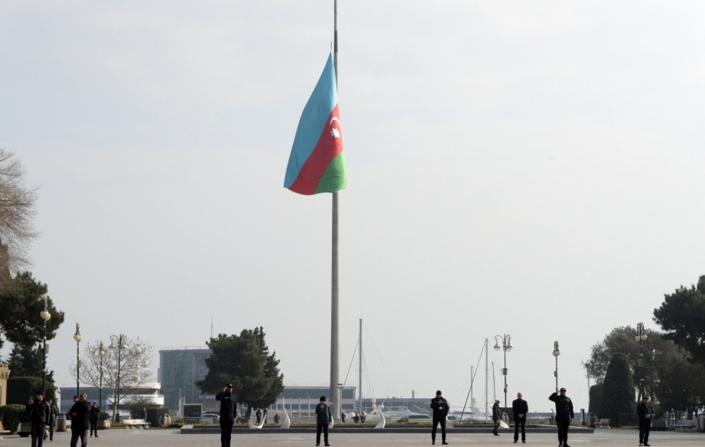 Azerbaijan observes moment of silence for 20 January martyrs