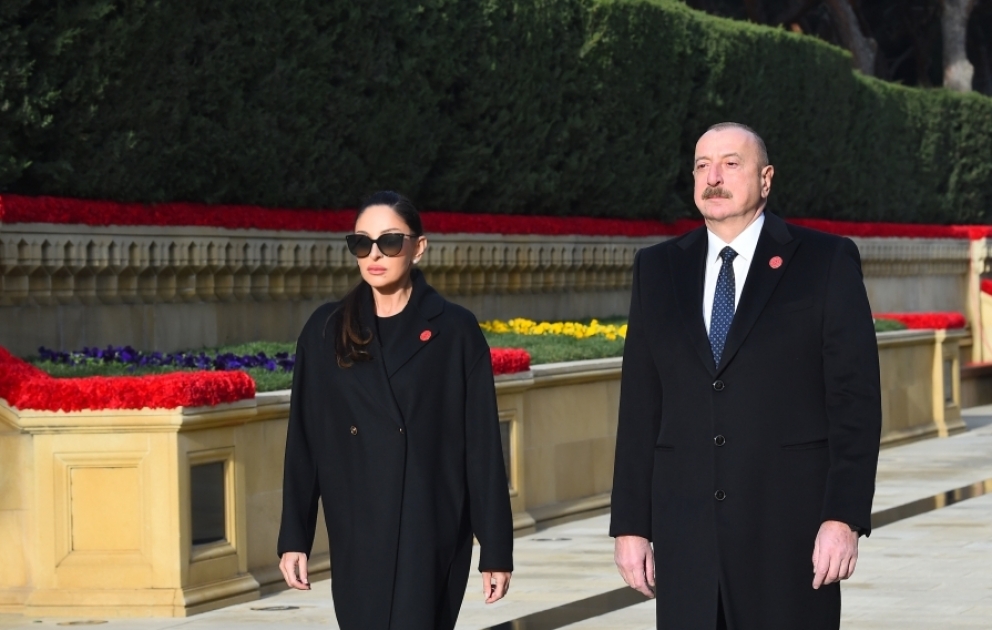 President Ilham Aliyev and First Lady Mehriban Aliyeva visited Alley of Martyrs on 34th anniversary of 20 January tragedy