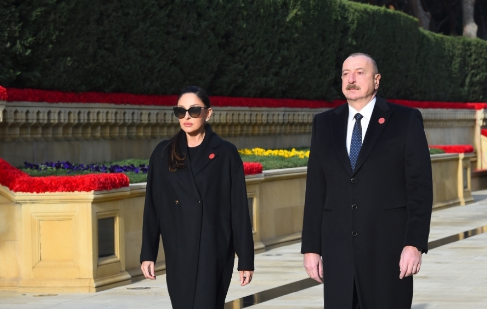 Prezident İlham Əliyev və birinci xanım Mehriban Əliyeva 20 Yanvar faciəsinin 34-cü ildönümü ilə əlaqədar Şəhidlər xiyabanını ziyarət ediblər