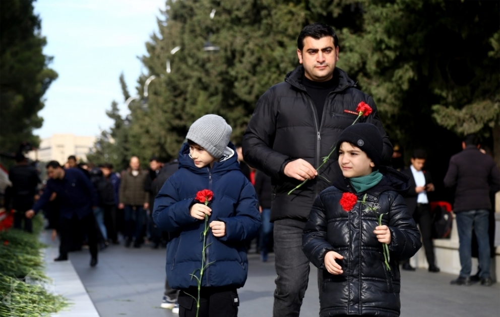 Xalqımız 20 Yanvar faciəsi qurbanlarının xatirəsini yad edir