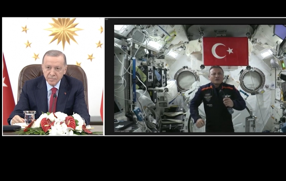 Türkiyə Prezidenti türk astronavtla kosmosda canlı danışdı