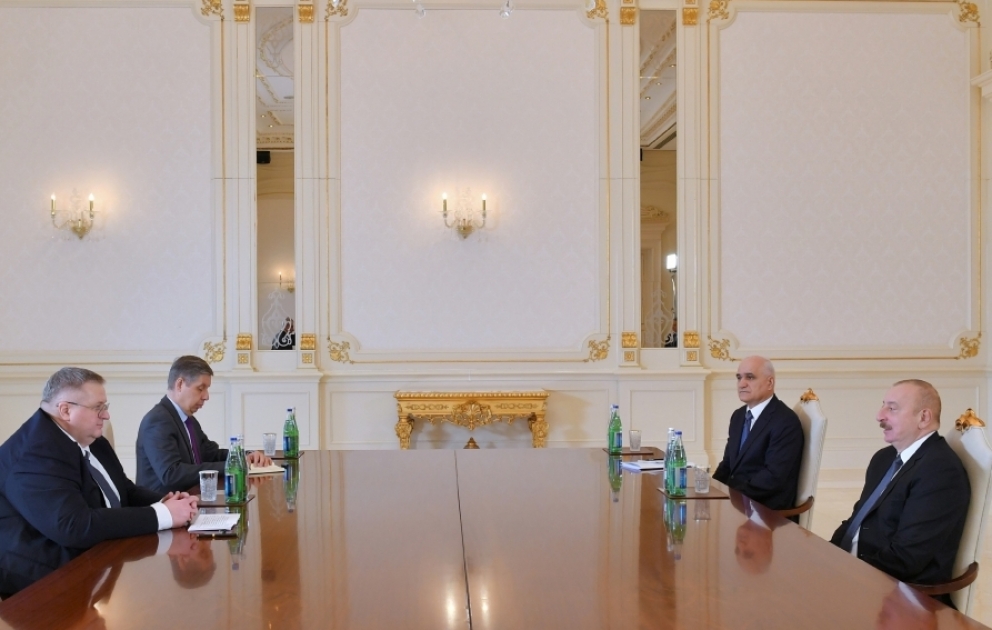 Le président Ilham Aliyev reçoit le vice-Premier ministre russe Alexeï Overtchouk