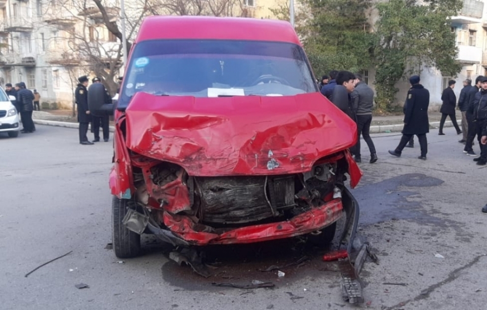 Gəncədə iki avtomobil toqquşub, piyada ölüb