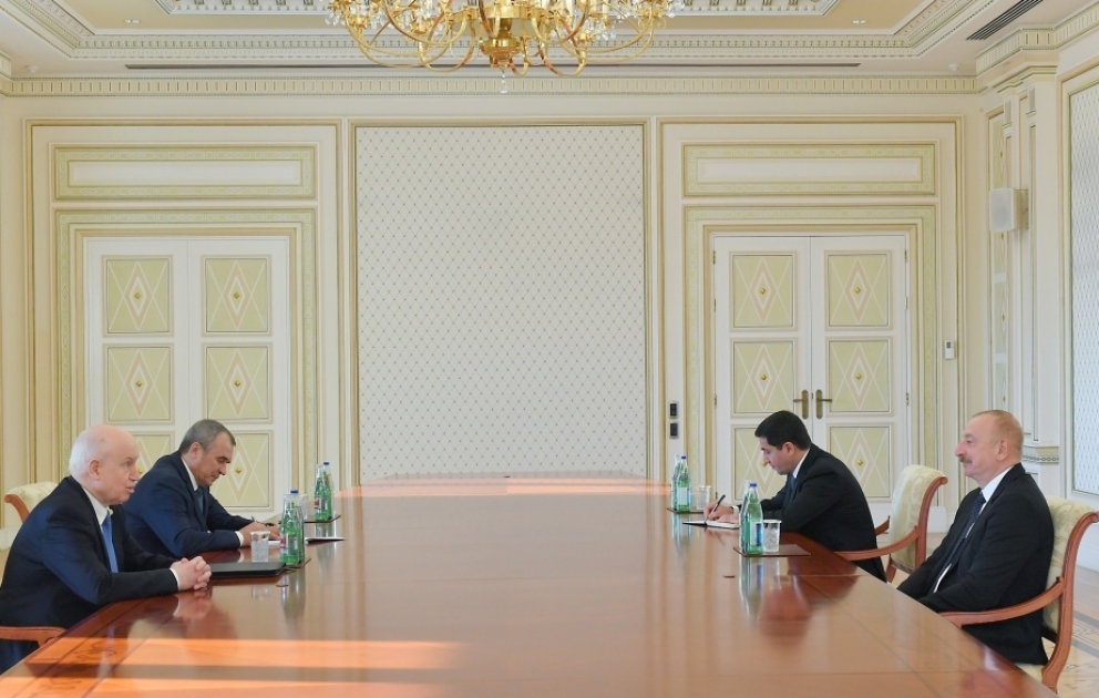 Präsident Ilham Aliyev empfängt GUS-Generalsekretär