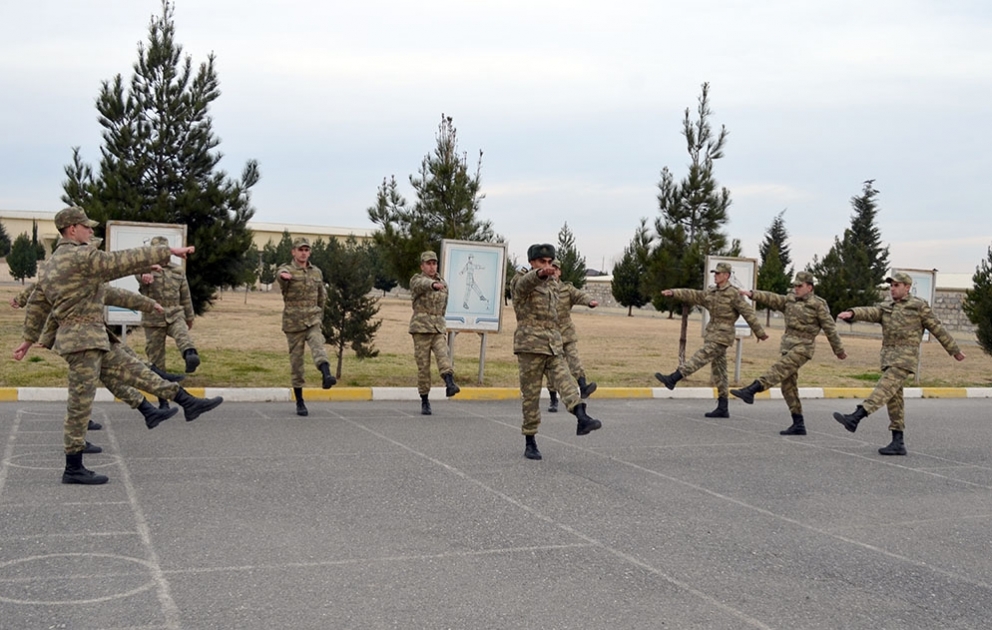 Reservists' training session continues