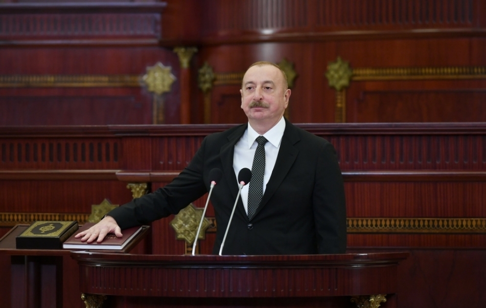 Момент принесения присяги Президента Ильхама Алиева