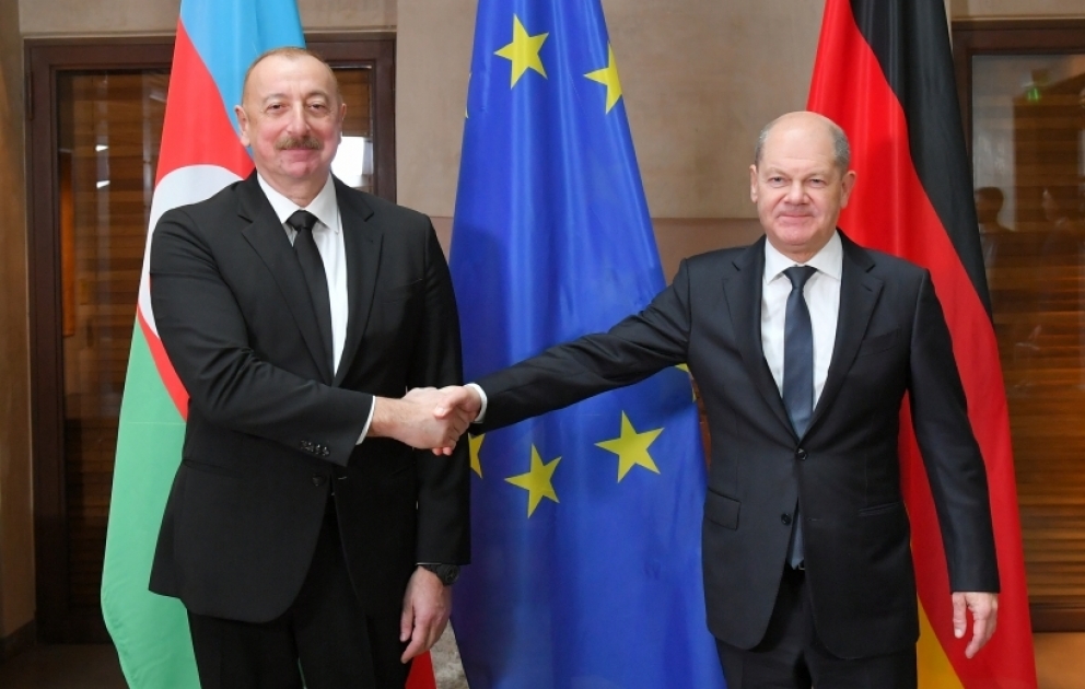 Präsident Ilham Aliyev, Bundeskanzler Olaf Scholz und Premierminister Nikol Paschinjan treffen sich in München