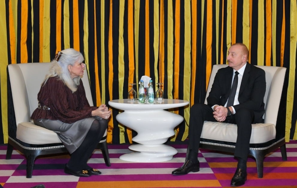 Präsident Ilham Aliyev trifft leitende Vizepräsidentin der Rockefeller-Stiftung in München