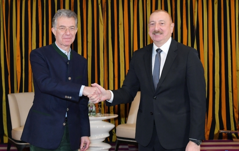 Präsident Ilham Aliyev trifft sich mit dem Vorsitzenden der Münchner Sicherheitskonferenz